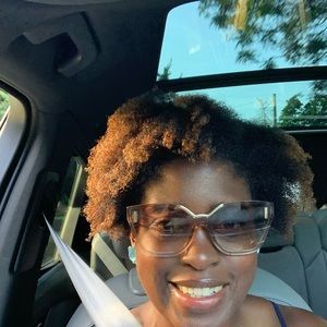 Meet your Posher, Renee